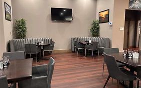 Skyline Hotel Detroit Airport, Surestay Collection By BW